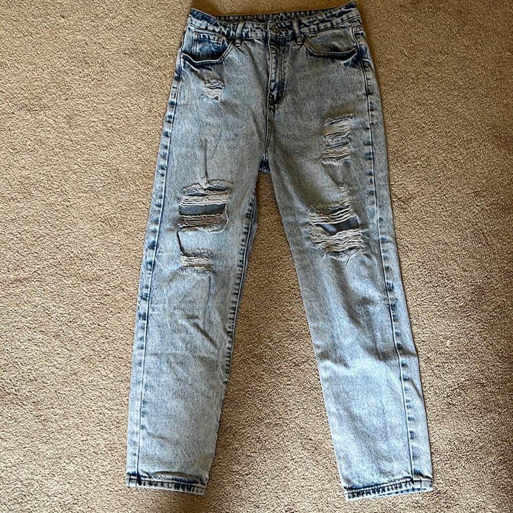 Acid wash High waisted ripped mom jeans